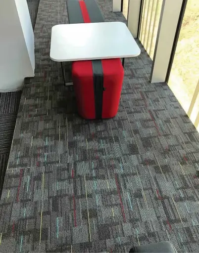 Blast Karo Halı
